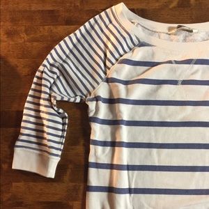 3/4 sleeve stripe top.